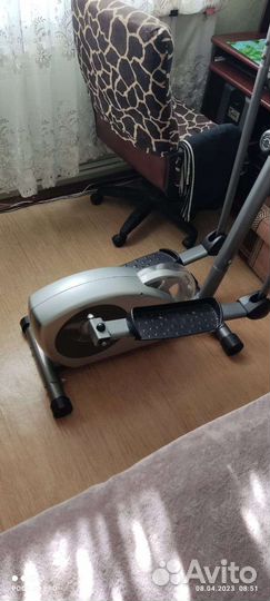 Эллиптический тренажер atemi