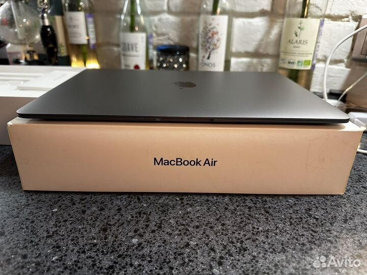 MacBook Air 13 2020 М1/16Gb/256SSD/идеал