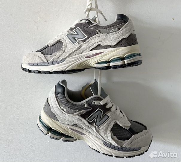 Кроссовки New balance 2002r