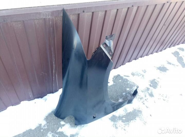 Крыло переднее правое Хонда Фит Ария