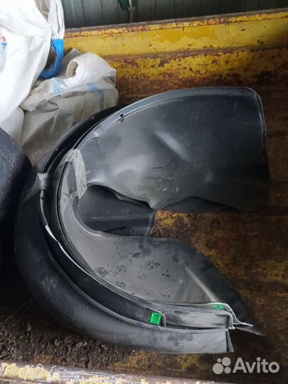 Подкрылки renault logan