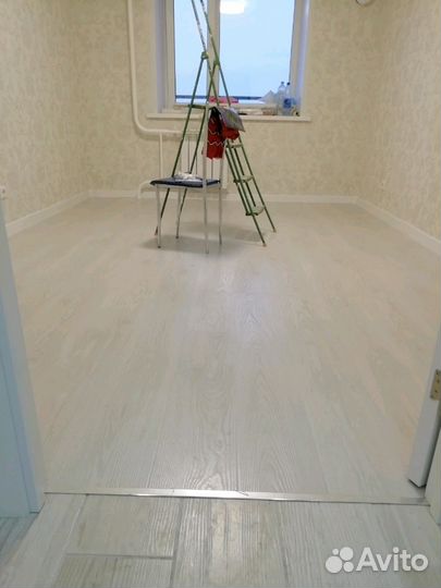 Укладка напольных покрытий