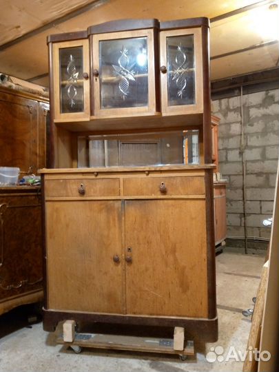 Старинный буфет