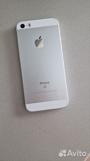 iPhone SE, 64 ГБ