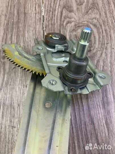 Стеклоподъемник задний правый Opel Agila B хетчбэк