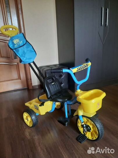 Трехколесный велосипед с родительской ручкой