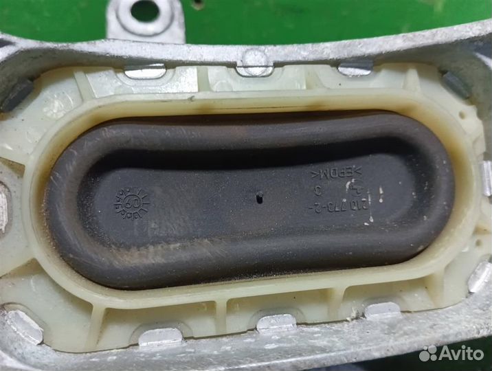 Опора (подушка) двигателя правая Chevrolet Cruze