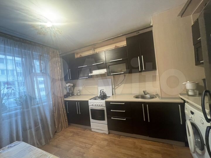 3-к. квартира, 65 м², 2/10 эт.