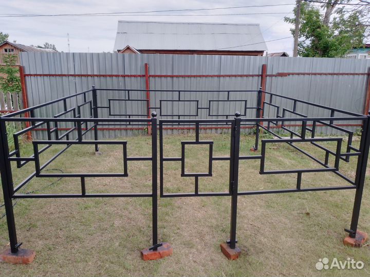 Ограды на кладбище