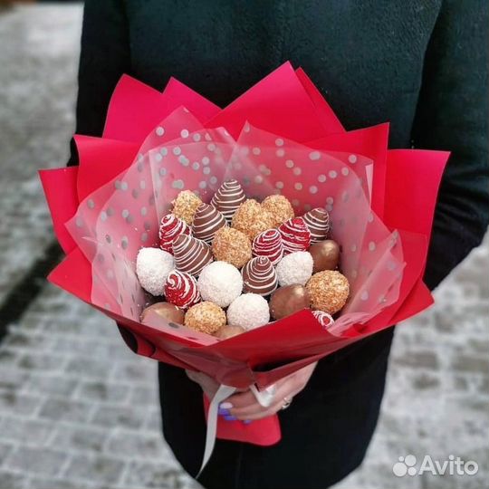 Съедобные букеты из клубники