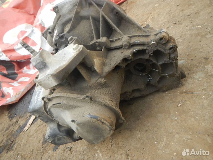 МКПП (механическая коробка переключения передач) F