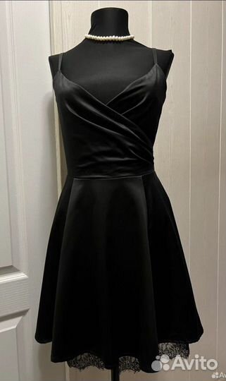 Шикарное вечернее атласное платье