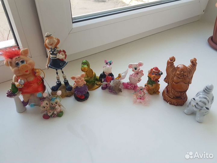 Статуэтки, фигурки для интерьера