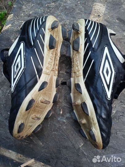 Футбольные бутсы 42.5