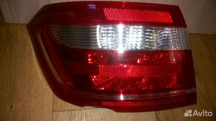 Задний левый фонарь на Весту