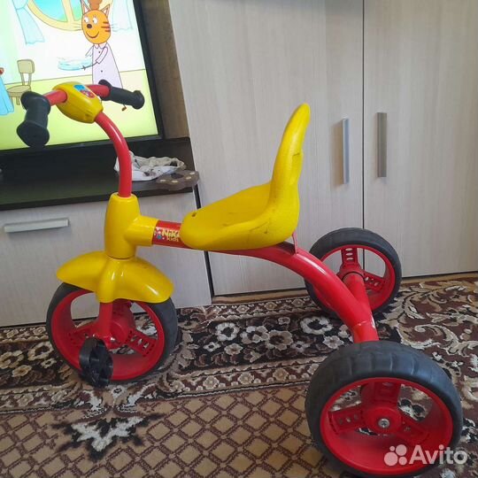 Детский трехколесный велосипед