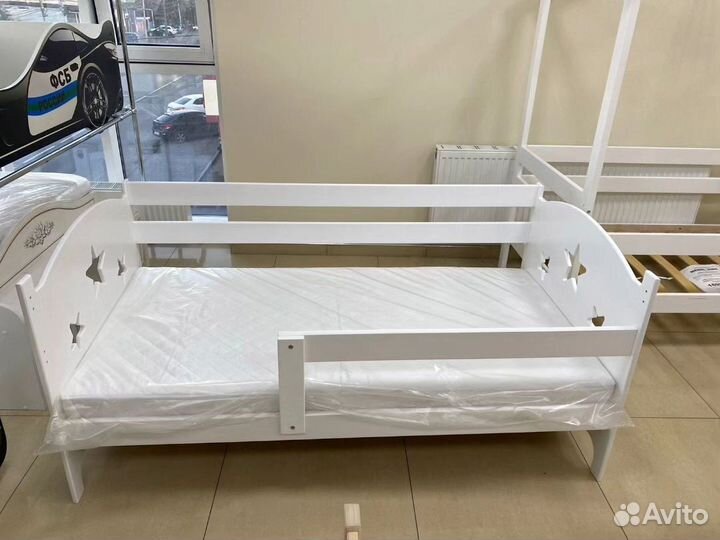 Детская кровать с бортиками