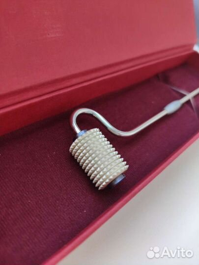 Серебряный массажер с цинковой вставкой