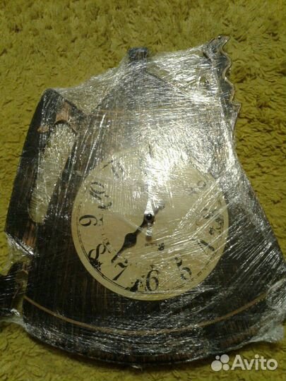 Коврик пакетом с часами настенными