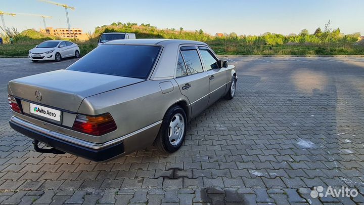 Mercedes-Benz W124 2.0 AT, 1991, 295 965 км