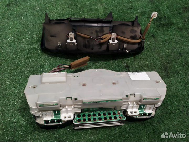 Щиток приборов Lexus Gs300 JZS160