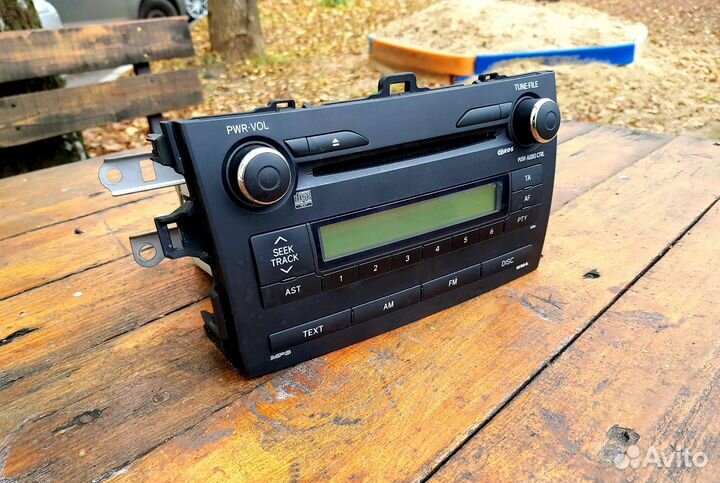 Штатная магнитола Тойота Королла