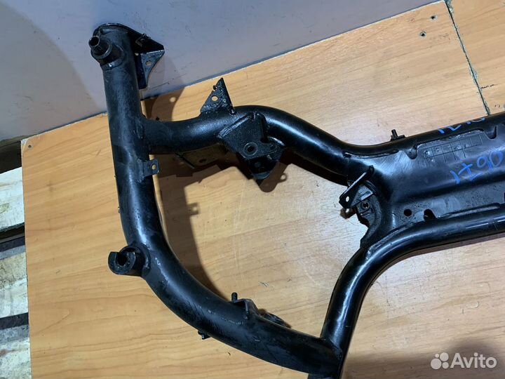 Подрамник передний Bmw e38