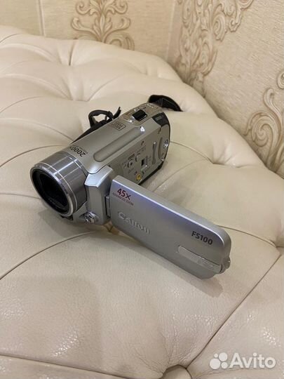 Видеокамера Canon FS100 Silver сумка
