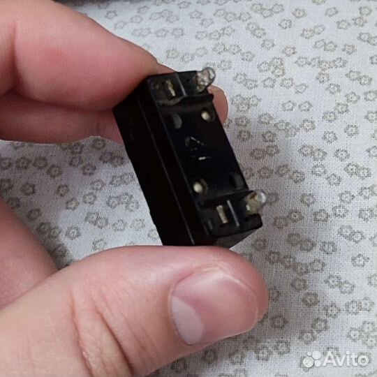 Микровыключатель д701