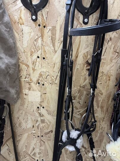 Продам уздечку и капцунг