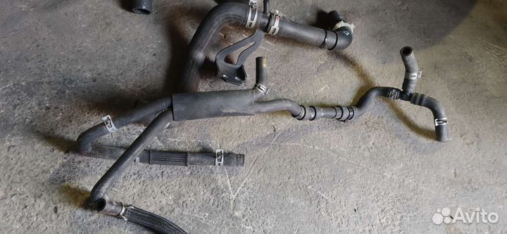 Патрубок охлаждения Toyota Corolla ZRE180