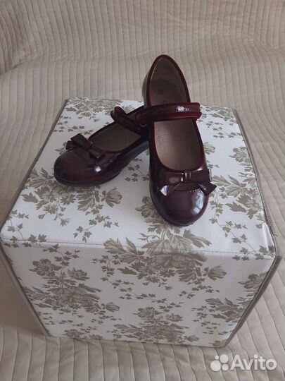 Туфли лаковые для девочки