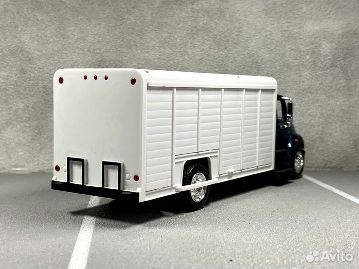 Коллекционная модель International 4200 1:43