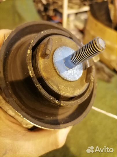 Опора двигателя (подушка двс) левая 4F0199379L Aud