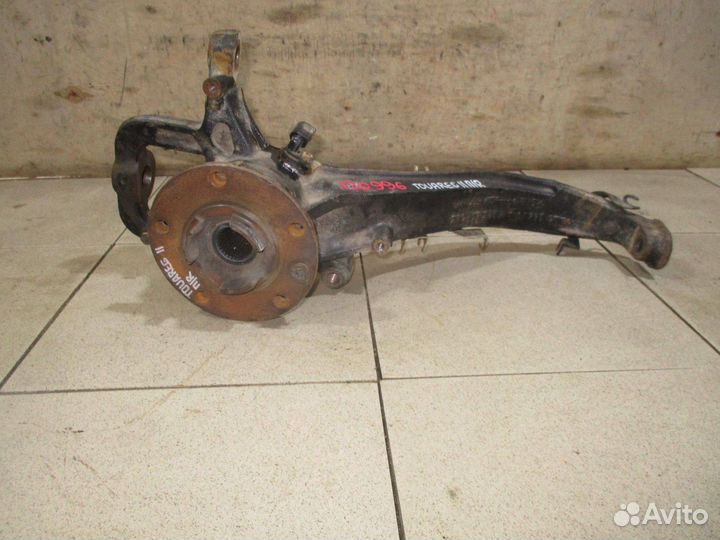 Кулак поворотный передний правый VW Touareg 2 (7P)