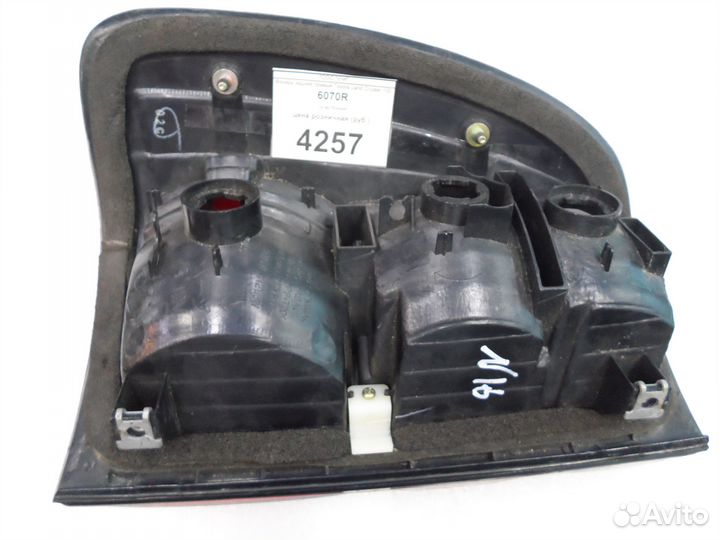 Фонарь задний правый Toyota Land Cruiser 100