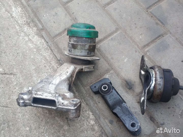 Подушка двигателя ситроен С5 дорестал