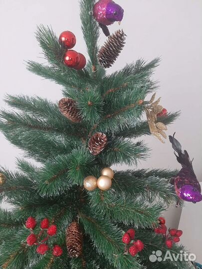 Елка искусственная на подставке