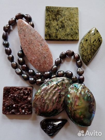 Натуральные камни. Окаменелости. Кабошоны. Друзы
