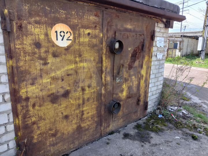 Гараж, > 30 м²