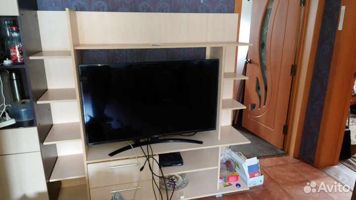 Ниша под телевизор горка