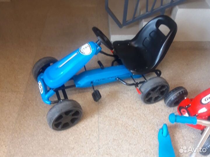 Детская педальная машина