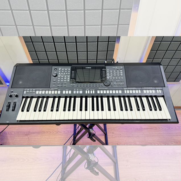 Синтезатор Yamaha psr S775