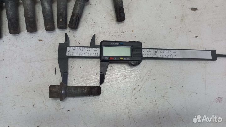 Болты колесные Mercedes W251 R-class