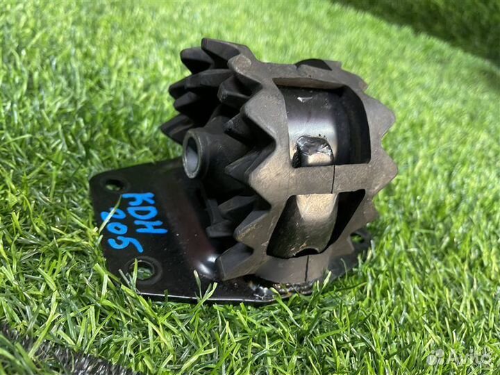 Подушка АКПП задняя Toyota Hiace/Regiusace KDH205