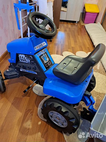 Синий трактор