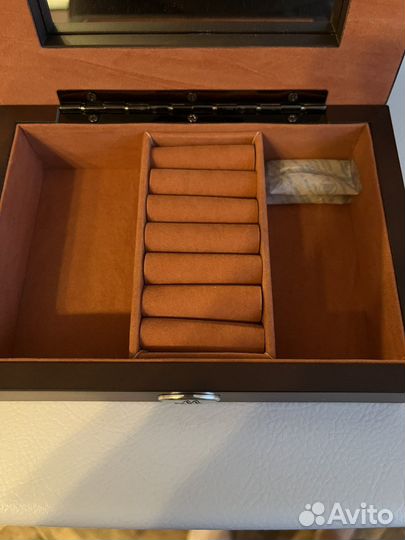 Шкатулка для украшений