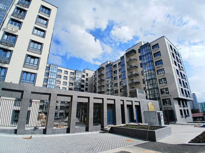 2-к. квартира, 63 м², 1/8 эт.