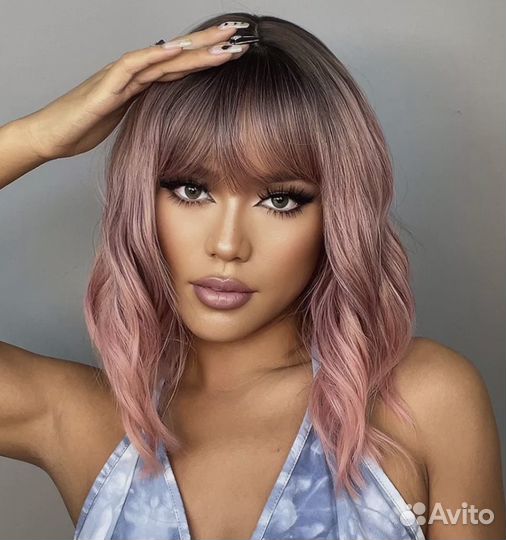 Парик розовый каре волны локоны омбре