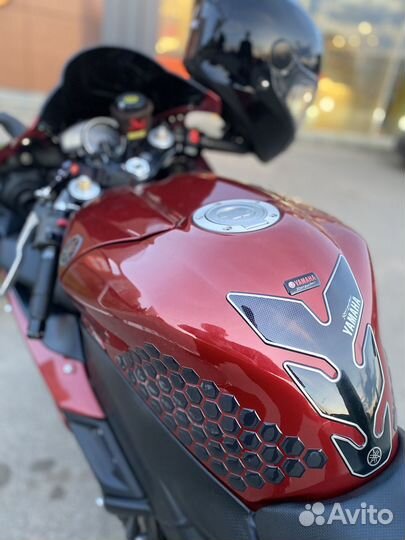 Yamaha YZF - R1